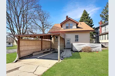 405 N Apple Avenue, Freeport, IL 61032 - Photo 2