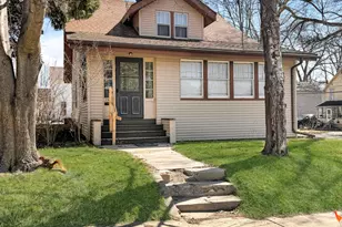 405 N Apple Ave, Freeport, IL 61032 - Photo 1