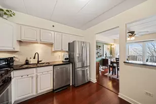 4407 Pershing Ave, Downers Grove, IL 60515 - Photo 8