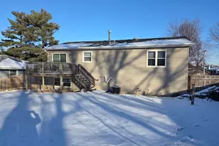 210 Hazelwood Dr, Lindenhurst, IL 60046 - Photo 2