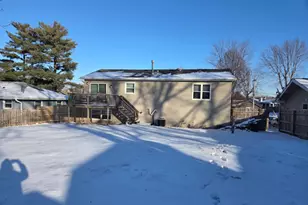 210 Hazelwood Dr, Lindenhurst, IL 60046 - Photo 24