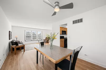 1220 Dorchester Lane, Hoffman Estates, IL 60169 - Photo 10