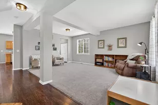 622 Gallant Dr, Minooka, IL 60447 - Photo 6