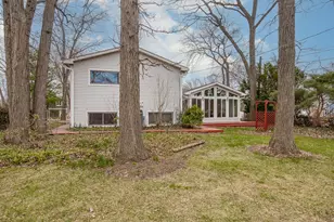 8000 Oakview Ln, Woodridge, IL 60517 - Photo 30