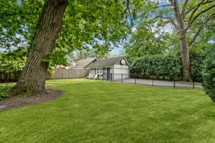 939 Ashland Ave, Wilmette, IL 60091 - Photo 32