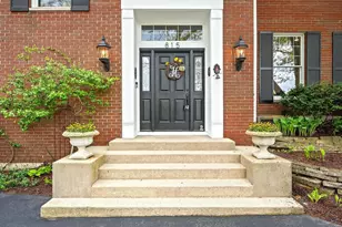 815 Merrill Woods Rd, Hinsdale, IL 60521 - Photo 2