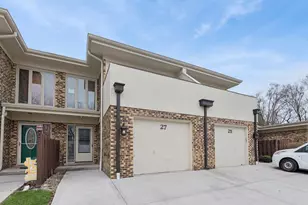 27 Sorrento Dr, Palos Heights, IL 60463 - Photo 1