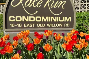 18 E Old Willow Rd, Prospect Heights, IL 60070 - Photo 2