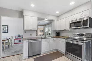 1730 George Ct, Glenview, IL 60025 - Photo 10