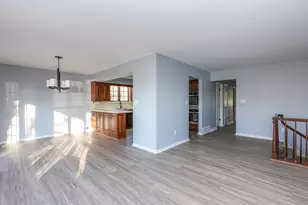 1752 Bittersweet Dr, Saint Anne, IL 60964 - Photo 12