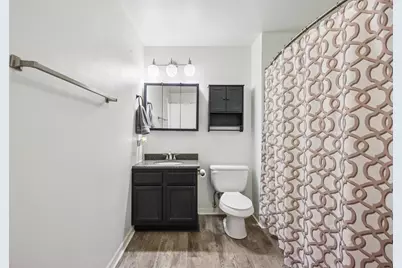 410 W Riverside Drive, Lakemoor, IL 60051 - Photo 10