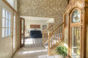 2046 Mission Hills Dr, Elgin, IL 60123 - Photo 4