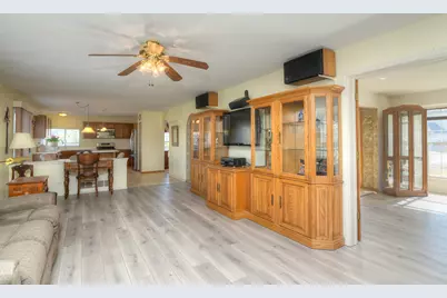 2046 Mission Hills Drive, Elgin, IL 60123 - Photo 12