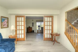 2046 Mission Hills Dr, Elgin, IL 60123 - Photo 8