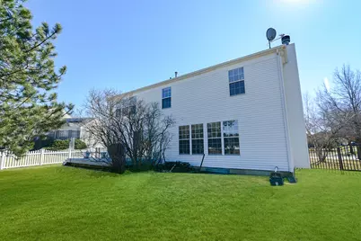 2046 Mission Hills Drive, Elgin, IL 60123 - Photo 36