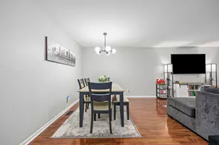 42W470 Red Bud Ct, Saint Charles, IL 60175 - Photo 12