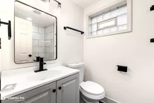 10154 S Emerald Ave, Chicago, IL 60628 - Photo 18