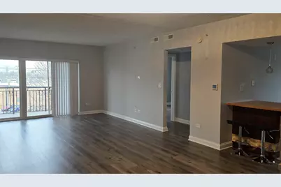 635 Perrie Drive #306, Elk Grove Village, IL 60007 - Photo 4