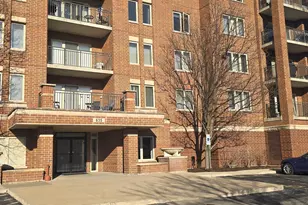 635 Perrie Dr, Elk Grove Village, IL 60007 - Photo 1