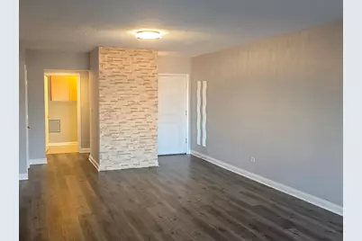 635 Perrie Drive #306, Elk Grove Village, IL 60007 - Photo 2