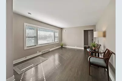 1S336 Buttercup Lane, Villa Park, IL 60181 - Photo 8