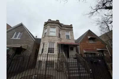 742 N Trumbull Avenue, Chicago, IL 60624 - Photo 2