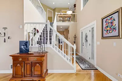 334 S Clearview Circle, Round Lake, IL 60073 - Photo 2