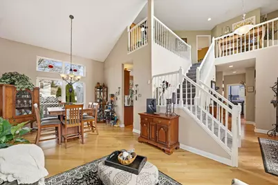 334 S Clearview Circle, Round Lake, IL 60073 - Photo 4