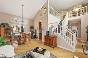 334 S Clearview Circle, Round Lake, IL 60073 - Photo 4