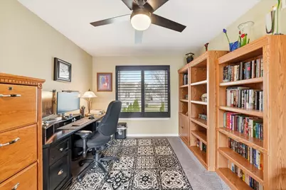 334 S Clearview Circle, Round Lake, IL 60073 - Photo 20