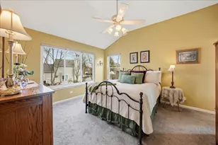 334 S Clearview Circle, Round Lake, IL 60073 - Photo 14