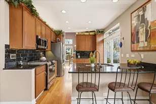 334 S Clearview Circle, Round Lake, IL 60073 - Photo 8