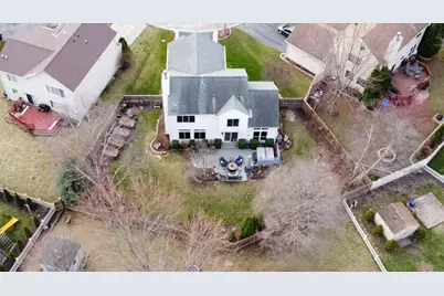 334 S Clearview Circle, Round Lake, IL 60073 - Photo 32