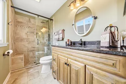 334 S Clearview Circle, Round Lake, IL 60073 - Photo 16