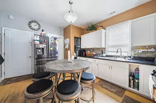 3355 N Hamlin Ave, Chicago, IL 60618 - Photo 20