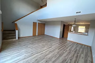 1633 W Chrysler Dr, Belvidere, IL 61008 - Photo 4