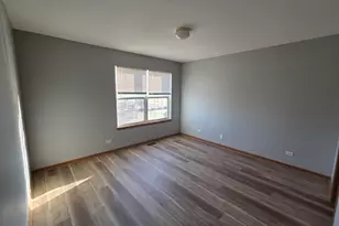 1633 W Chrysler Dr, Belvidere, IL 61008 - Photo 8