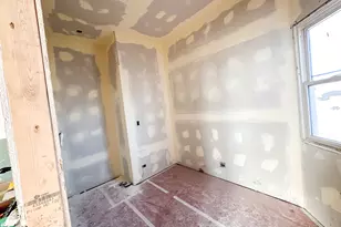 8714 S Commercial Ave, Chicago, IL 60617 - Photo 12