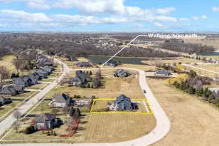 210 Whittemore Dr, Sycamore, IL 60178 - Photo 8