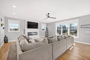 210 Whittemore Dr, Sycamore, IL 60178 - Photo 16