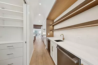 4616 N Claremont Avenue, Chicago, IL 60625 - Photo 4