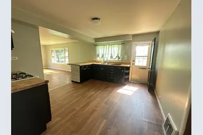 415 W Livingston Road, Streator, IL 61364 - Photo 6