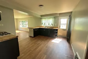 415 W Livingston Rd, Streator, IL 61364 - Photo 6