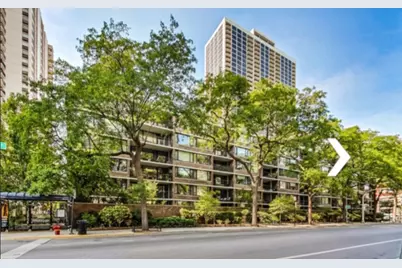 1555 N Sandburg Terrace #406, Chicago, IL 60610 - Photo 1