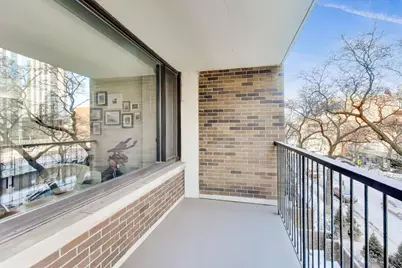 1555 N Sandburg Terrace #406, Chicago, IL 60610 - Photo 16