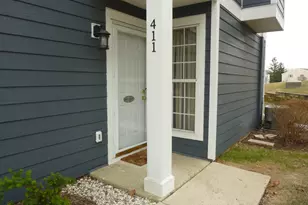 411 Drake Cir, Schaumburg, IL 60193 - Photo 2