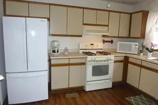 411 Drake Cir, Schaumburg, IL 60193 - Photo 8