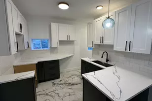 7812 S Paxton Ave, Chicago, IL 60649 - Photo 6