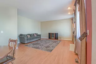 7207 Yorkshire St, Joliet, IL 60431 - Photo 8