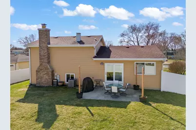 1551 Briarcliffe Boulevard, Wheaton, IL 60189 - Photo 22